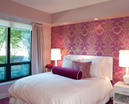 Pink patterned wallpaper - stylish bedroom accent