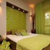 Ryškiai žalia miegamajame