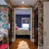 الرسم الزهري Yarkyi ينشط تصميم الغرفة تمامًا