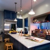 Μπλε εσωτερικό της κουζίνας