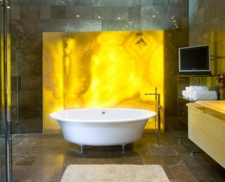Dzeltens vannas istabas dizainā