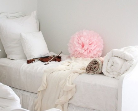 Romantika a smyslnost růžové ložnice