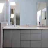 חדר אמבטיה אפור מלא בהרמוניה - פנינה טבעית