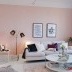 Vaaleanpunainen olohuone
