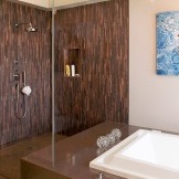 קיר כהה בעיצוב חדר האמבטיה