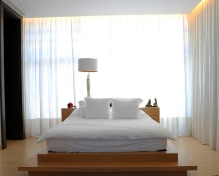 تصميم غرفة النوم الحديثة يتبع مبادئ بساطتها