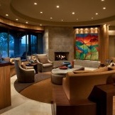 Luxusní interiér kulatého obývacího pokoje