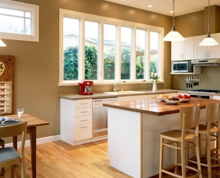 Bright and comfortable kitchen