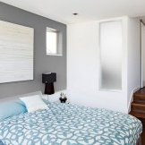 غرفة نوم زرقاء رمادية