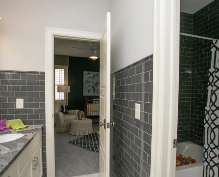 דלתות בחדר האמבטיה - קריטריוני הבחירה שלכם