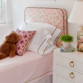 اللون الوردي الشاحب في غرفة الطفل