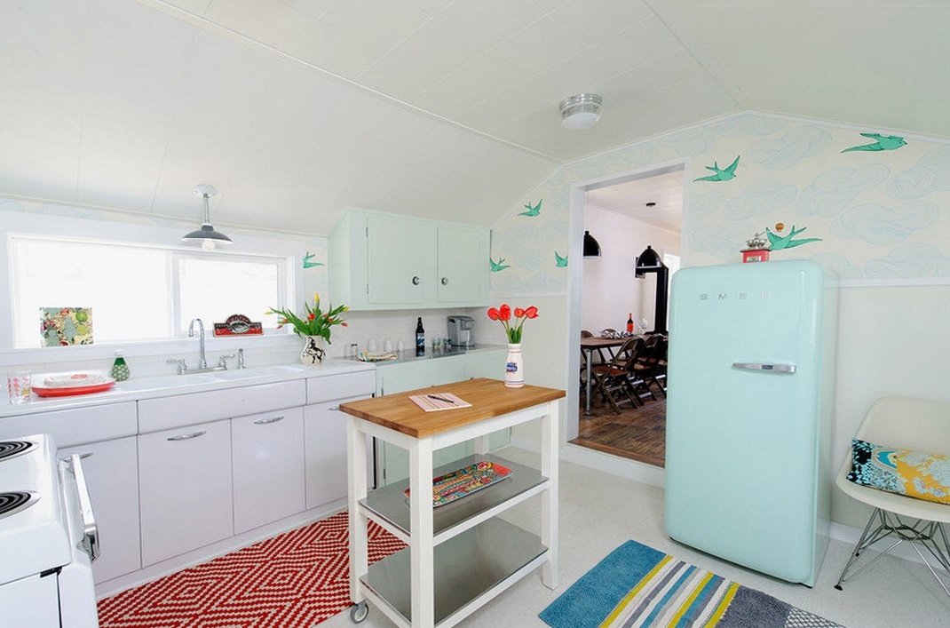 Uvanlig blått kjøleskap - dekorasjon av kjøkkenet ditt