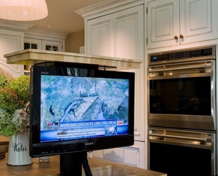 Składany telewizor w kuchni