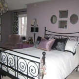 Violetas krāsas palete guļamistabai