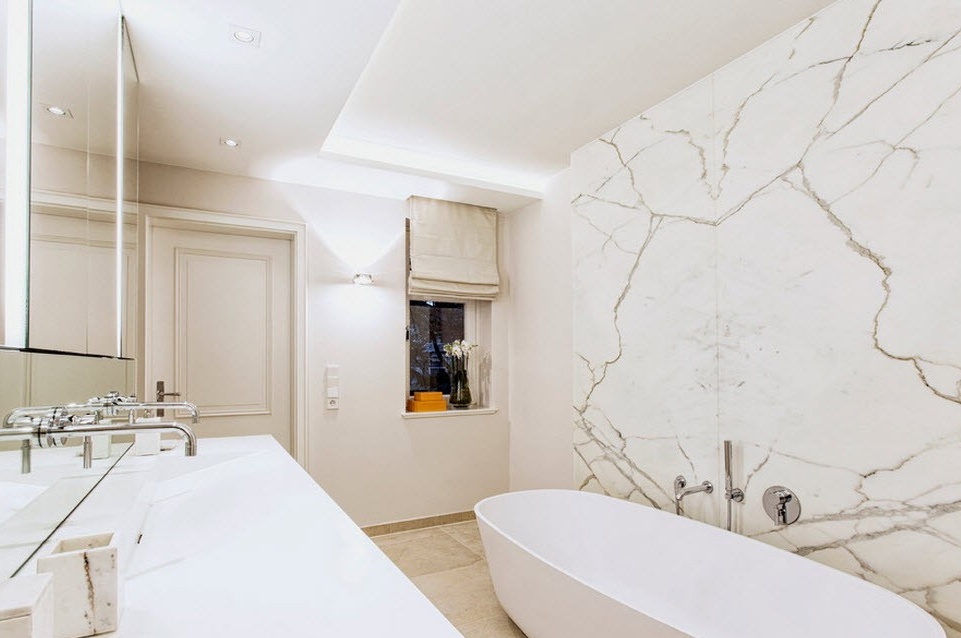 Vannas istabas interjers baltā krāsā
