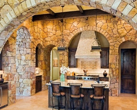 الديكور الحجري في الداخل من المطبخ الحديث