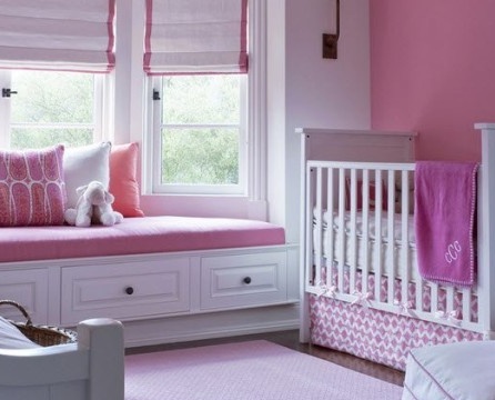 Hvitt og rosa design