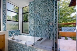 Mosaico para acabamento de superfícies de banheiros