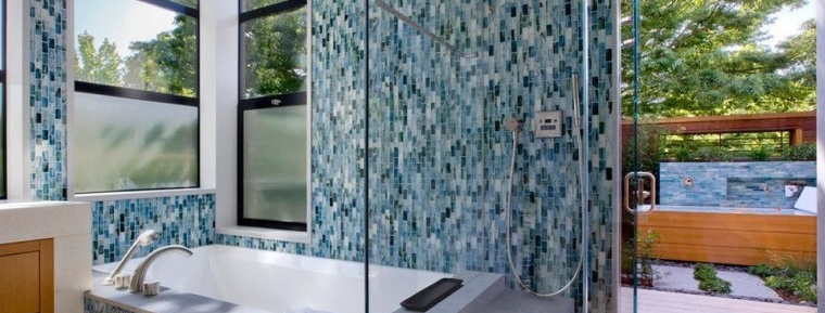 Mosaic para sa pagtatapos ng mga banyo na ibabaw