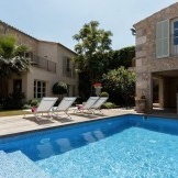 Villa española con piscina