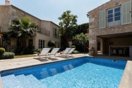 Spānijas villa ar baseinu
