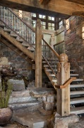 تصميم الدرج في منزل ريفي