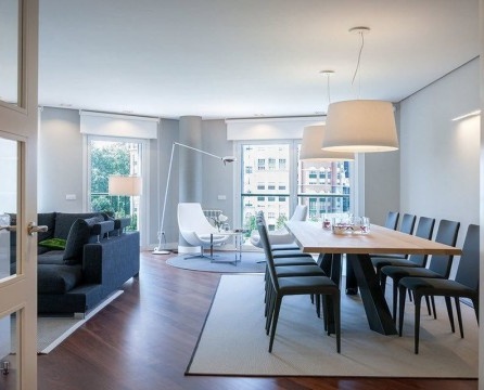 Moderní design obývacího pokoje s jídelnou