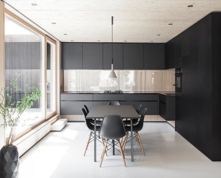 Wnętrze niemieckiego minimalistycznego domu