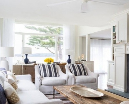 Interiér obývacího pokoje v mořském stylu