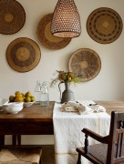 Wall decoration with decorative plates