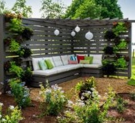 Esthétique du mobilier de jardin à partir de matériaux improvisés