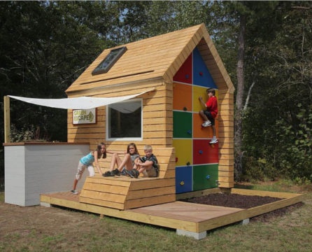 dřevěný dětský dům