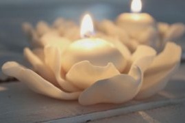 auksta porcelāna svečturis