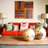 Sofa som et lyst element i interiøret