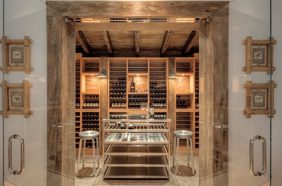 Impression of presence in the wine cellar