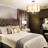 Boudoir bord i et luksuriøst soveværelse