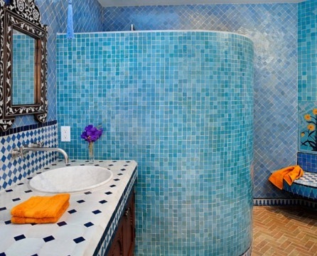 חדר אמבטיה כחול