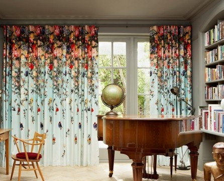 Oriental-style curtains with inherent ornaments