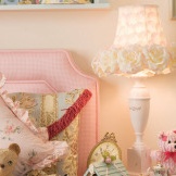 Elegant lampe til rommet til en liten prinsesse