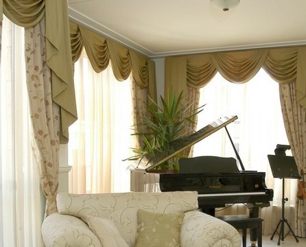 Classical style curtains with lambrequin