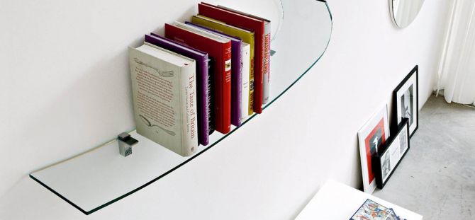 Glasshyller i interiøret (54 bilder): typer, design og beliggenhet