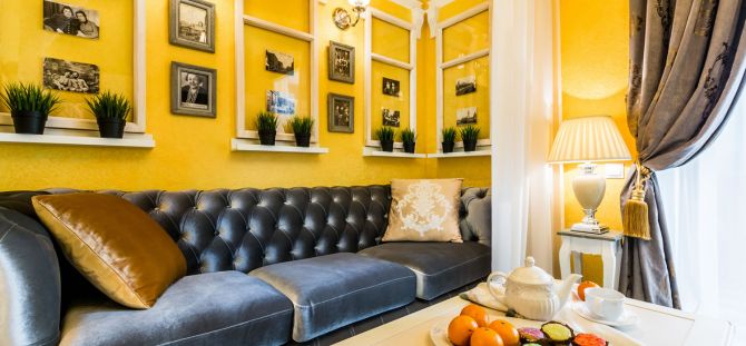 Κίτρινο σαλόνι (50 φωτογραφίες): όμορφοι συνδυασμοί με άλλα χρώματα στο εσωτερικό