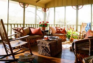 Navrhnite verandu a terasu vidieckeho domu: zaujímavé nápady (50 fotografií)