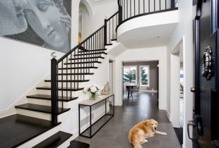 Pochodové schody v interiéru: jednoduchost a stručnost (29 fotografií)