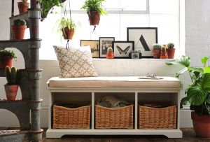 Bænk i interiørdesign (20 fotos): blød tilføjelse