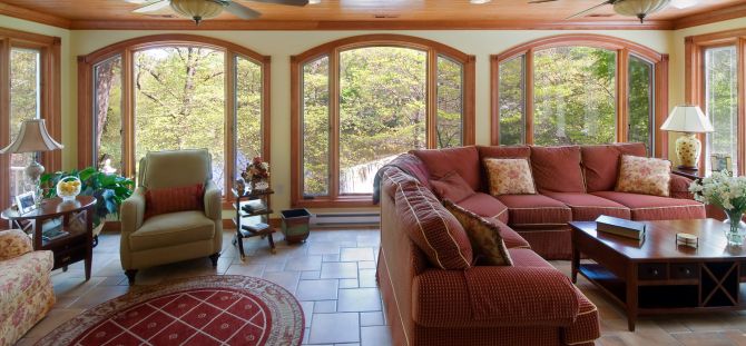 Tak på verandaen: egnede materialer for isolasjon og dekorasjon (27 bilder)