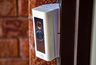 Doorbell: mga uri, tampok na istruktura, rekomendasyon (23 mga larawan)