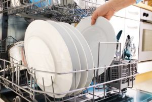 Valg af opvaskemaskine: Nøglefunktioner, fordele og ulemper