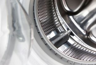 Πώς να καθαρίσετε ένα πλυντήριο: απλές μεθόδους στο σπίτι