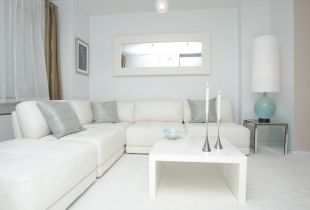 Λευκό εσωτερικό - η τέλεια λύση για ένα μικρό διαμέρισμα